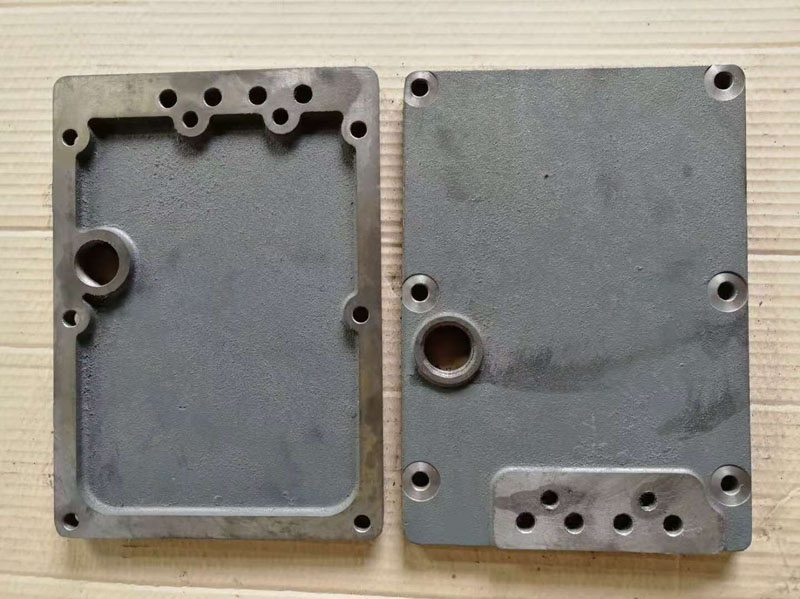 TA504.37X.221-1变速箱上前盖.jpg